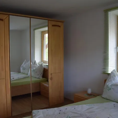 Dorfhof 3*